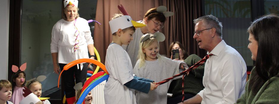 Dem Bürgermeister die Krawatte abgeschnitten