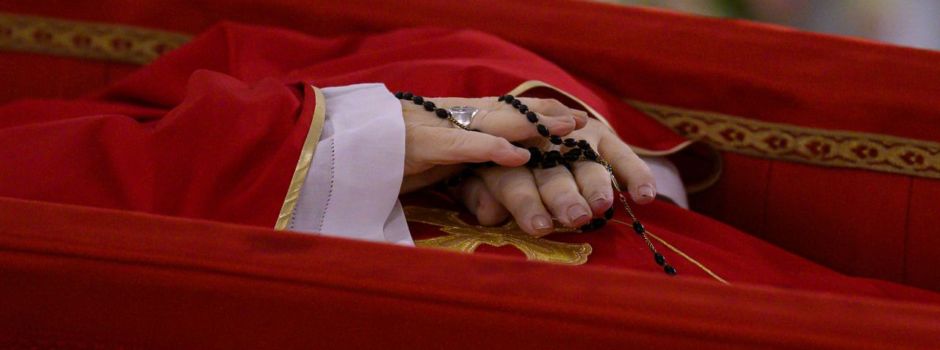 Der Papst ist tot: Wie geht es weiter?