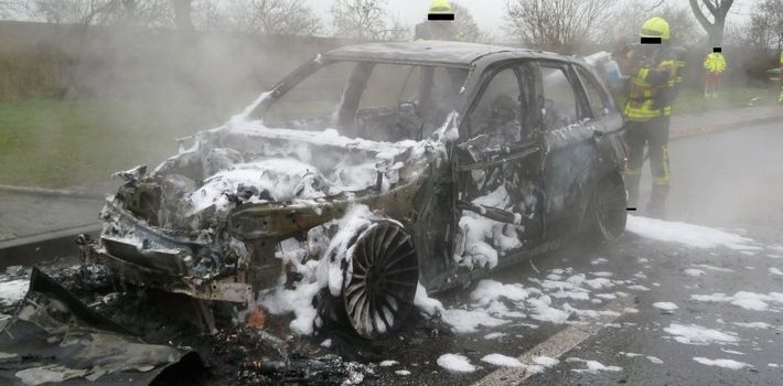 Auto brennt komplett aus