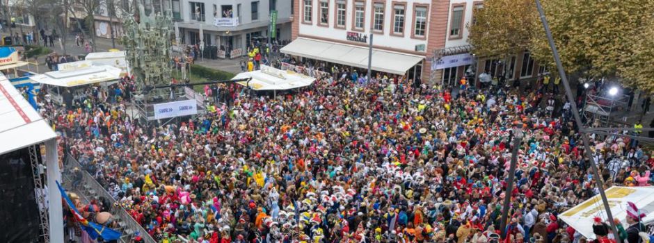 Party am Schillerplatz: Viele Impfpässe nicht kontrolliert