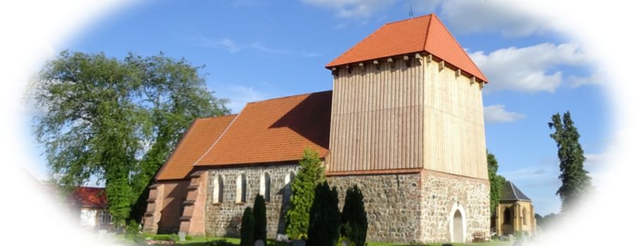 Sommerabend in der Zahrensdorfer Kirche