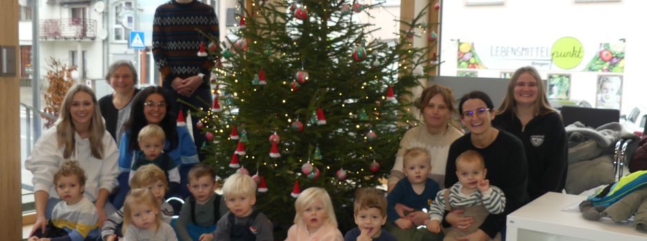 Gemeinsam den Baum zum Strahlen bringen