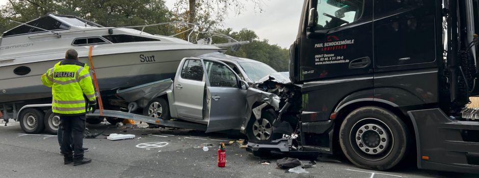 Schwerer Verkehrsunfall auf der B 214 – Kind verstirbt an der Unfallstelle