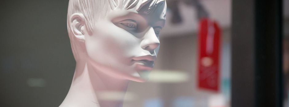 Dreister Dieb in Mainz: Kleidung und Schaufensterpuppe gestohlen