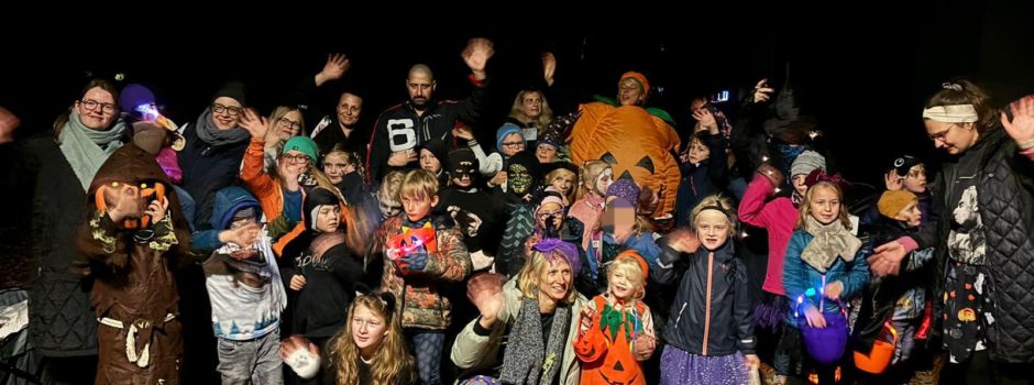 Halloween-Umzug des Jugendclubs Koserow: