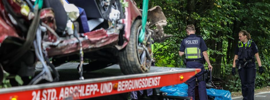 Vier Menschen sterben bei Unfall - 16-Jähriger am Steuer