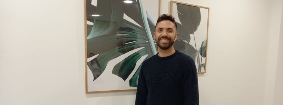 Licht aus, Humor an: Comedy-Star Khalid Bounouar startet solo durch