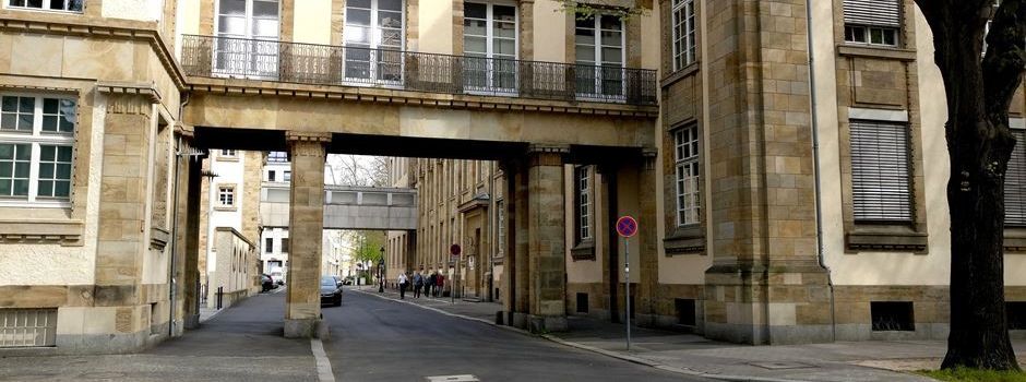 Mann soll Nachbarn Vorschlaghammer auf den Kopf gehauen haben