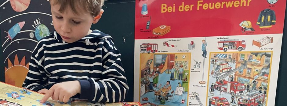 Fahrbücherei mit großem Angebot und Bilderbuch für dreijährige Kinder gratis