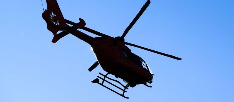 Kollision in Kurve: Motorradfahrer (86) im Kreis Ahrweiler schwer verletzt