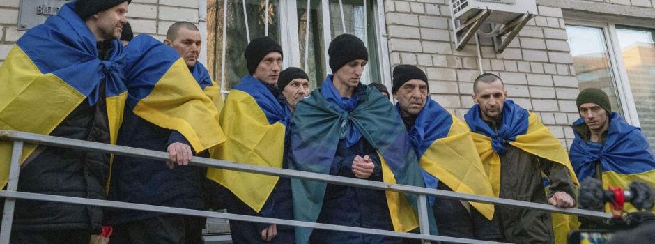 Russland und Ukraine tauschen erste 390 Gefangene aus