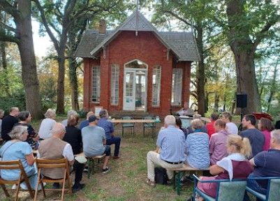 Förderverein Denkstätte Teehaus Trebbow -  Heimatbildung und Gedenken trifft mediale Kompetenz