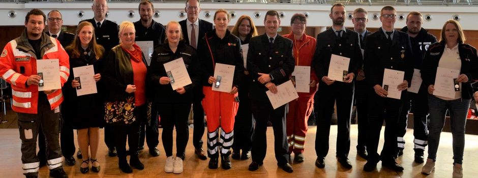 Innenminister und Landrätin verleihen Fluthilfemedaillen