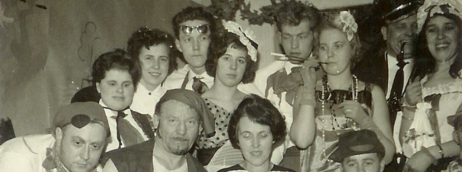 In Dokumenten und Fotos stöbern