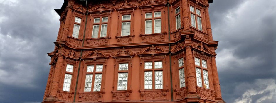 Warum Alufolie in den Schlossfenstern hängt