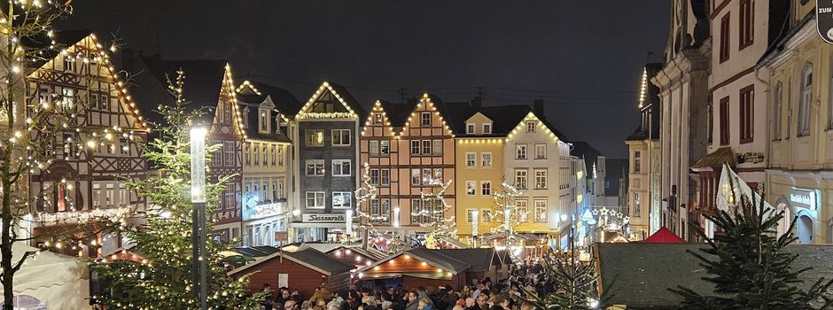 Strahlende Lichter und festliche Stimmung 