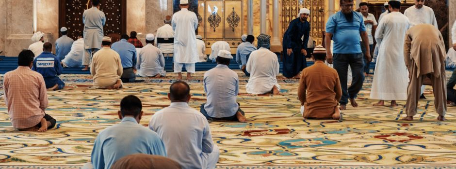 Mann bedroht Menschen vor Moschee in Taunusstein
