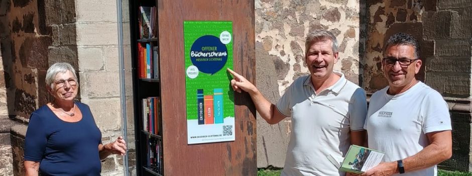 Neuer Bücherschrank auf dem Kirchplatz in Hessisch Lichtenau