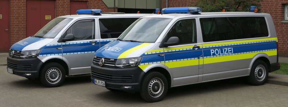Lkw kippt um / Vollsperrung auf A 7