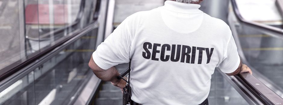 Security-Mitarbeiter verletzt Wiesbadener Supermarkt-Kunden schwer