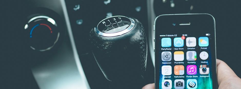 Handy am Steuer: Polizei Koblenz kontrolliert mehr als 700 Fahrzeuge