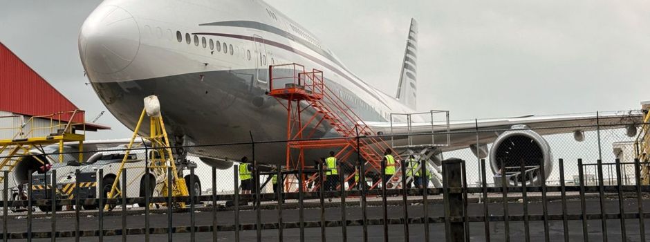 USA nehmen geschenkten Jumbojet von Katar offiziell an