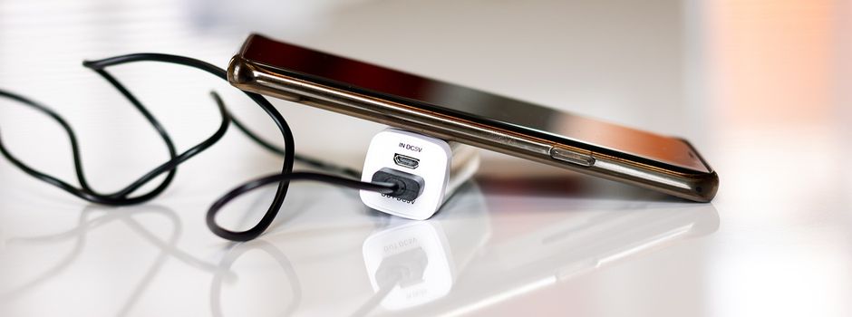 Gefährlicher Rückruf: Beliebte Powerbank kann Feuer fangen!