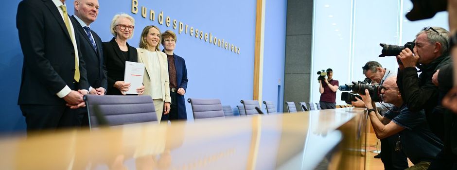 Wirtschaftsweise senken Prognose - Last für neue Koalition