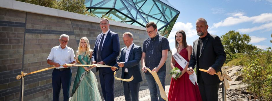 Neue Mythoshalle auf weltberühmter Loreley-Plattform eröffnet