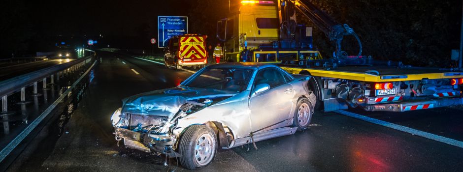 Vollsperrung auf A643 bei Mainz nach Aquaplaning-Unfall