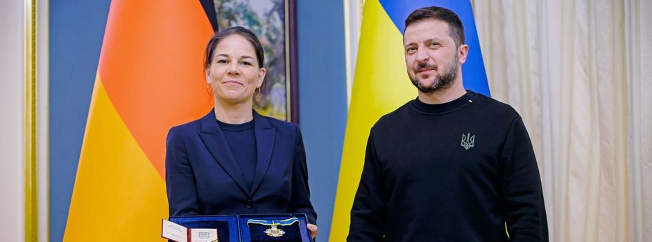 Baerbock in Kiew: Appell für Unterstützung bei Luftabwehr