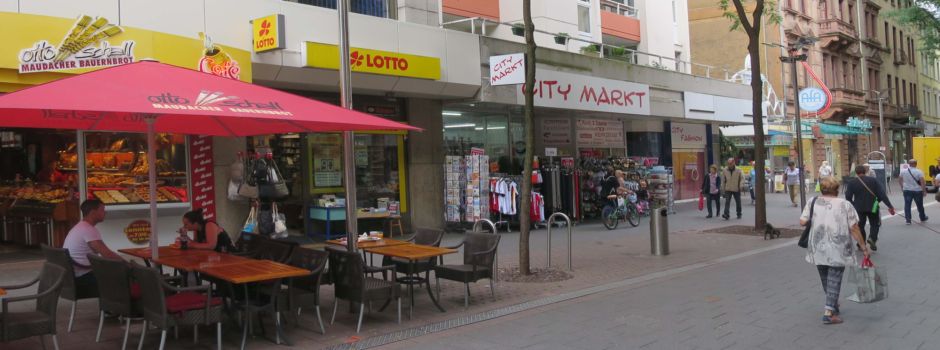 Mann läuft nach Schlägerei mit Messer durch Wormser Fußgängerzone