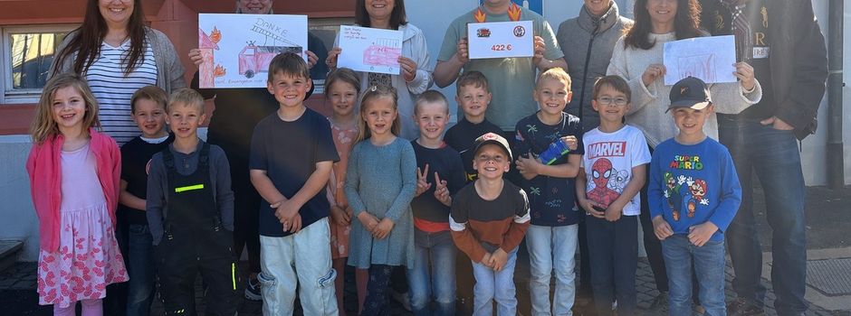 Kinder spenden für die Feuerwehr