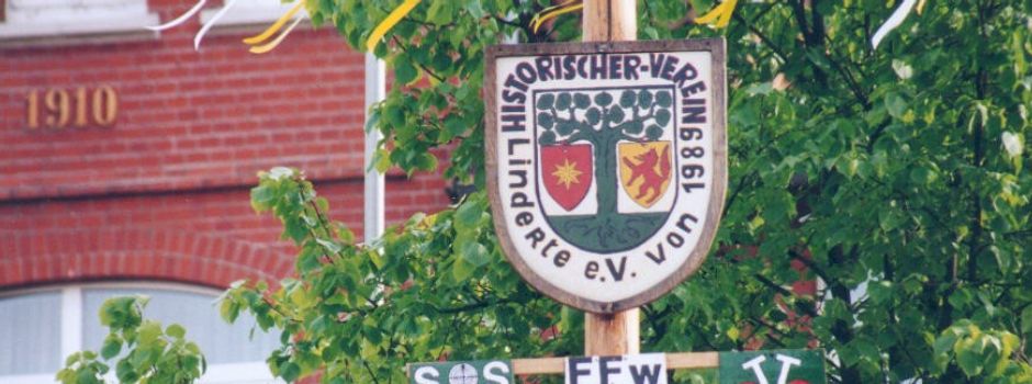Maibaumaufstellen in Linderte