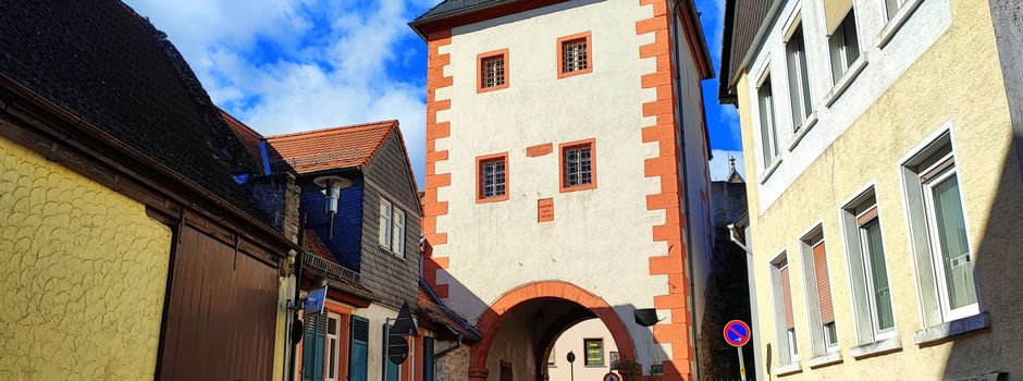 „KunstSommer“: Ausstellung im Gautor Oppenheim