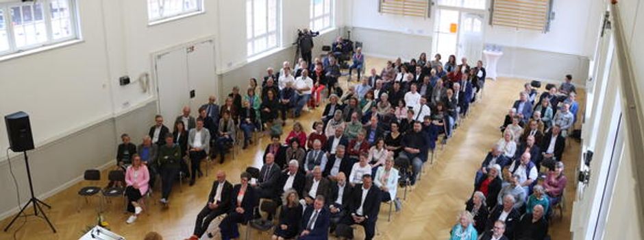 Festakt 100 Jahre "Stadt Geesthacht": 150 geladene Gäste feiern in Buntenskamphalle
