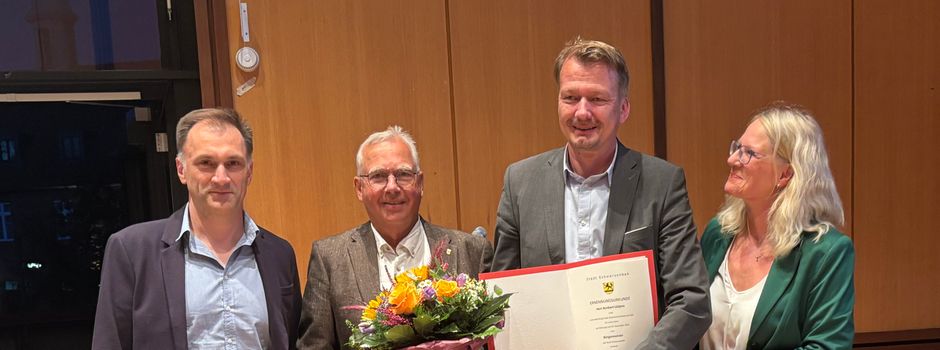 Norbert Lütjens für weitere sechs Jahre als Bürgermeister vereidigt