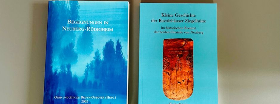 Geschichte zum Mitnehmen: Kostenlose Bücher über die Ziegelhütte und Neuberg-Rüdigheim im Rathaus