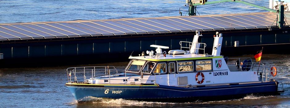 Wassereinbruch auf Frachtschiff: Großeinsatz auf der Mosel in Koblenz
