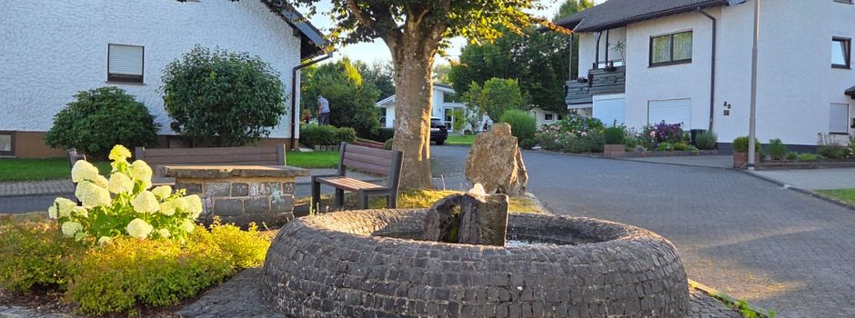 „Hirtscheider Treff“ am Brunnen