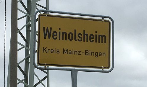 Wieder fährt ein LKW gegen eine Mauer in der Weinolsheimer Gaustraße