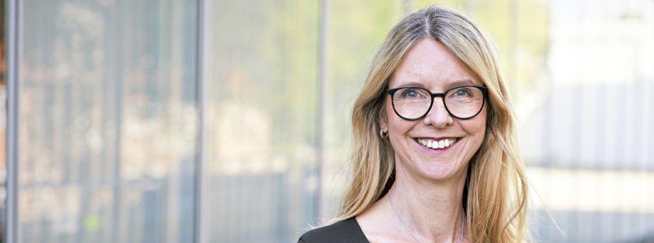 „Ostseefinsternis“: Bestsellerautorin Eva Almstädt liest in der Waldmühle
