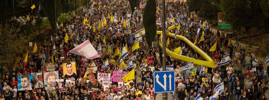 Massenprotest in Jerusalem - Geisel-Angehörige fordern Deal