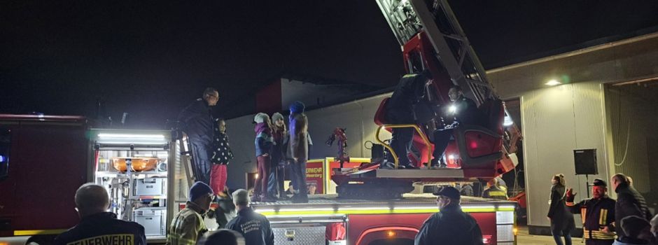 Die Feuerwehr hat ein neues Drehleiterfahrzeug