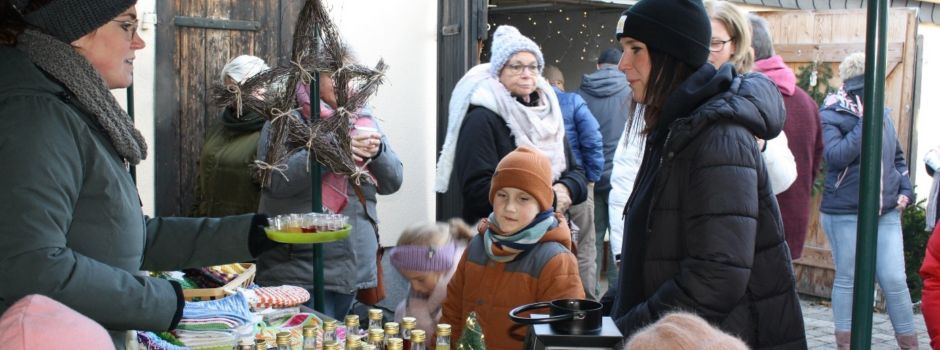 Stimmungsvoller Adventsmarkt in Heuzert