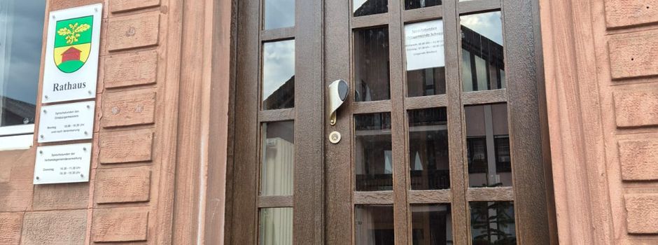 Renovierung Türen am Rathaus