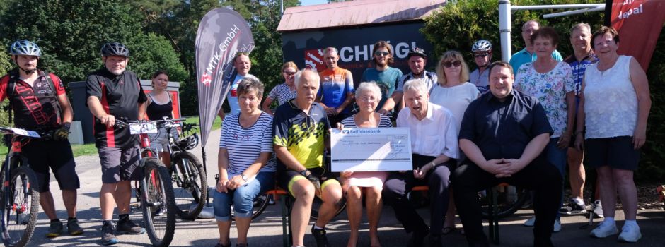 266 Sportler radeln und laufen für Africa Luz