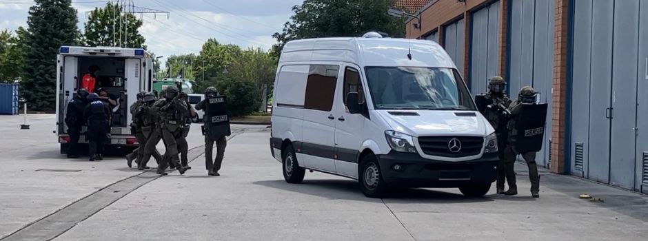 Krasse Bilder: So trainiert die Polizei für Großeinsätze