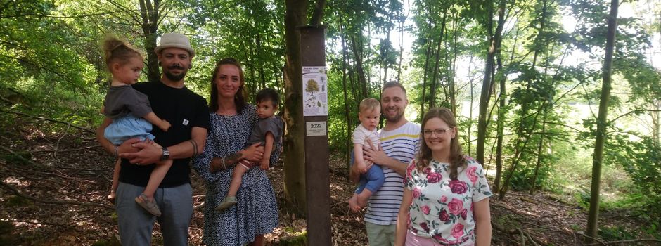 Neugeborene erhalten „Ihren“ Baum