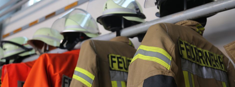 Unbekannte stecken Hüpfburg in Brand – Schaden in Höhe von rund 9.000 Euro